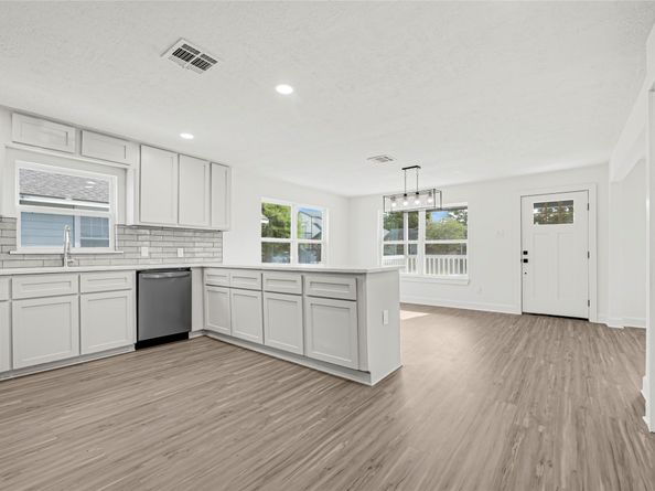 3910 Cetti Street, Houston TX 77009