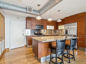 915 Franklin Street 9L, Houston TX 77002