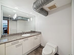 915 Franklin Street 9L, Houston TX 77002