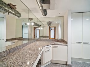 915 Franklin Street 9L, Houston TX 77002