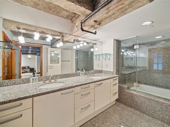 915 Franklin Street 9L, Houston TX 77002