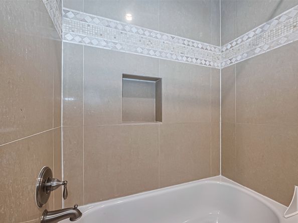 8816 Lakeshore Bend Drive, Houston TX 77080