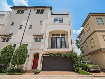 8816 Lakeshore Bend Drive