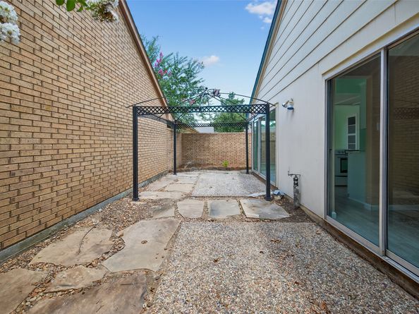 1603 Mary Mount Way, Houston TX 77058