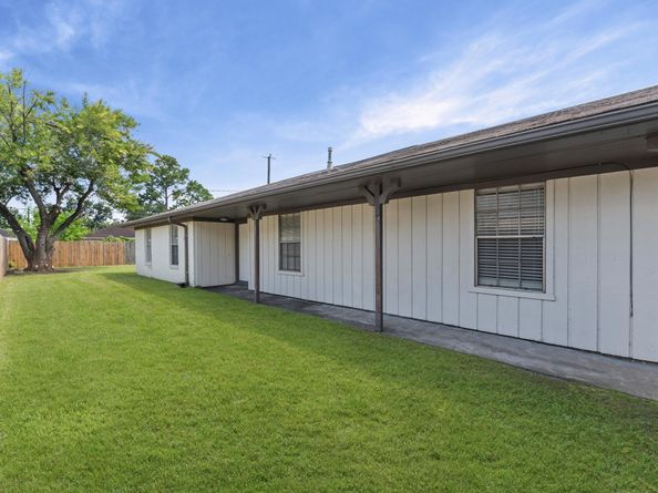 15402 W Barbara Circle, Houston TX 77071