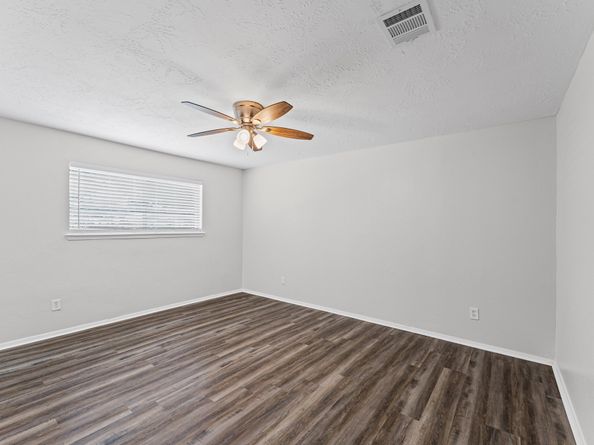 15402 W Barbara Circle, Houston TX 77071