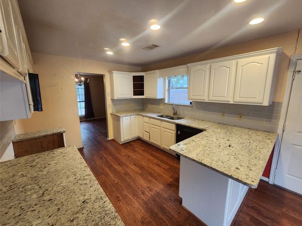 2703 Dovewood Lane, Spring TX 77373