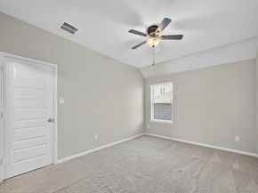 423 Yegua Street, Webster TX 77598