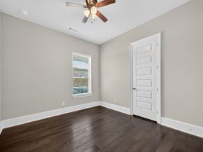 423 Yegua Street, Webster TX 77598