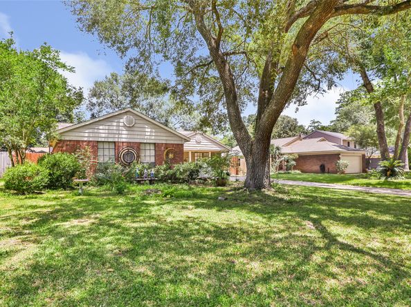 5314 Creek Shadows Drive, Houston TX 77339