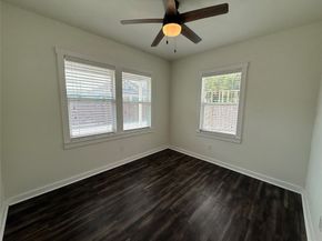 1 Canal Court, Houston TX 77011