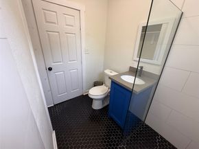 1 Canal Court, Houston TX 77011