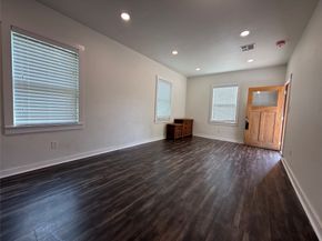 1 Canal Court, Houston TX 77011