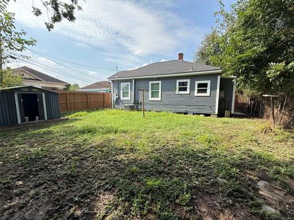 1 Canal Court, Houston TX 77011