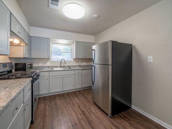 5742 Schevers Street, Houston TX 77033