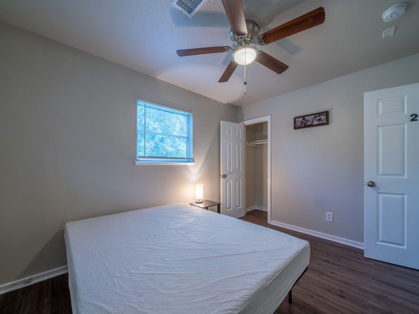 5742 Schevers Street, Houston TX 77033