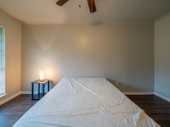 5742 Schevers Street, Houston TX 77033