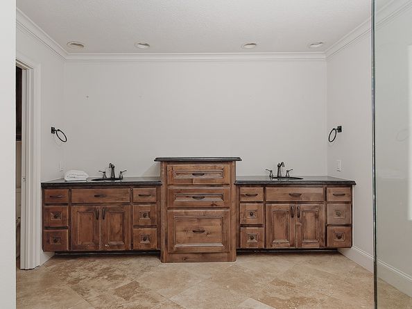46 N Autumnwood Way, The Woodlands TX 77380