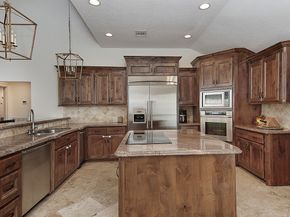 46 N Autumnwood Way, The Woodlands TX 77380