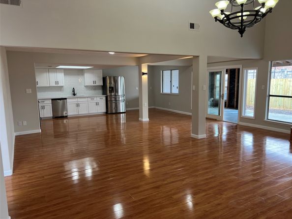 10719 Bellfair Drive, Houston TX 77072