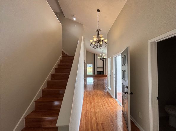 10719 Bellfair Drive, Houston TX 77072