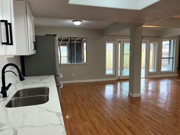 10719 Bellfair Drive, Houston TX 77072