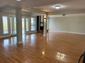 10719 Bellfair Drive, Houston TX 77072
