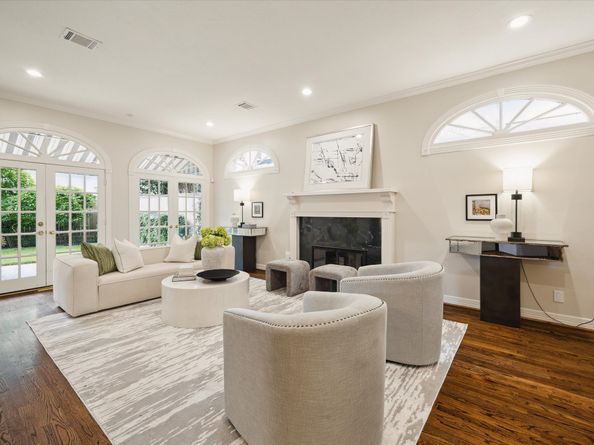 2213 Sheridan Street, Houston TX 77030