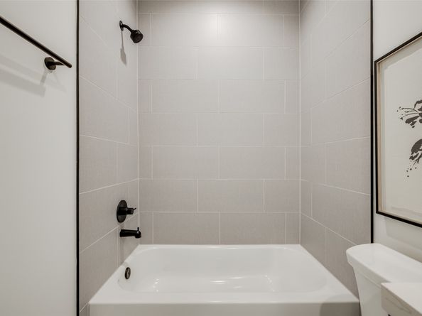 2628 PECKHAM Street, Houston TX 77098