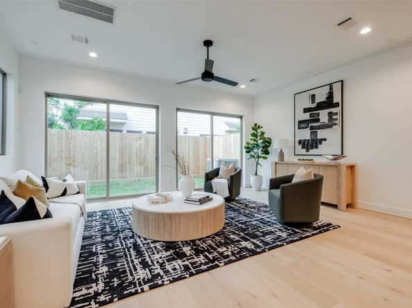 2628 PECKHAM Street, Houston TX 77098