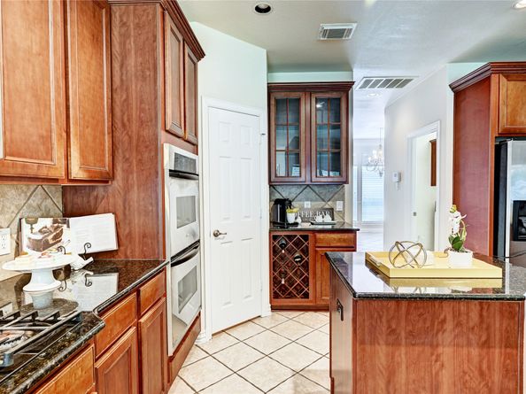 30 N Scribewood Circle, The Woodlands TX 77382