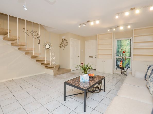 2681 Marilee Lane, Houston TX 77057