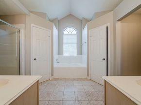 4122 Sablechase Drive, Houston TX 77014