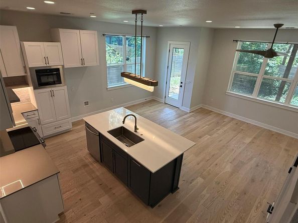3509 Oak Springs DR A, Austin TX 78721