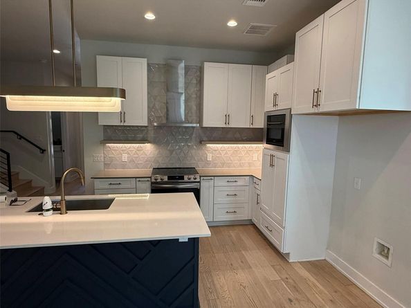 3509 Oak Springs DR A, Austin TX 78721