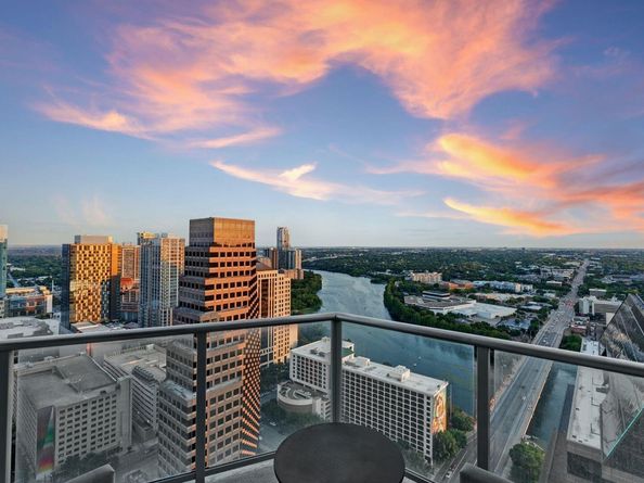 200 Congress Ave 32SE, Austin TX 78701