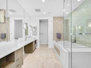 200 Congress Ave 32SE, Austin TX 78701