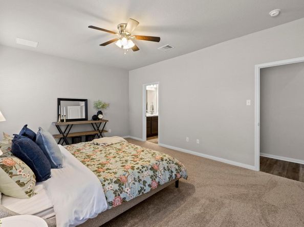 1042 Gaelic DR, Georgetown TX 78626