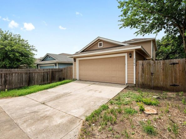2304 Melissa Oaks LN, Austin TX 78744