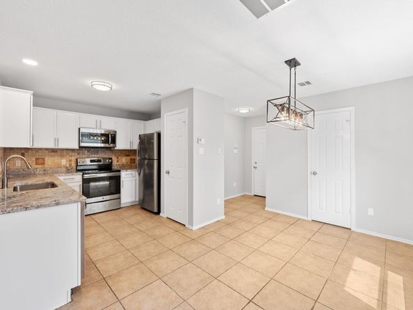 2304 Melissa Oaks LN, Austin TX 78744