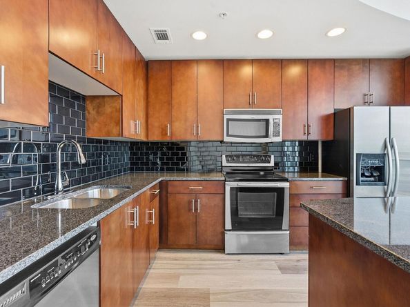 360 Nueces ST 1703, Austin TX 78701