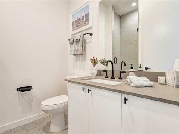800 Embassy DR 319, Austin TX 78702