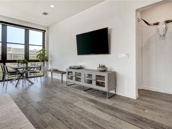 800 Embassy DR 319, Austin TX 78702