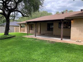 203 Oakwood DR, Georgetown TX 78628