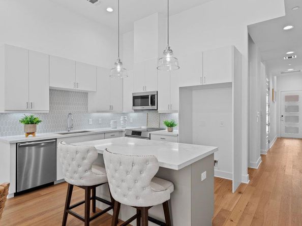 2505 Bluebonnet Ave 16, Austin TX 78704