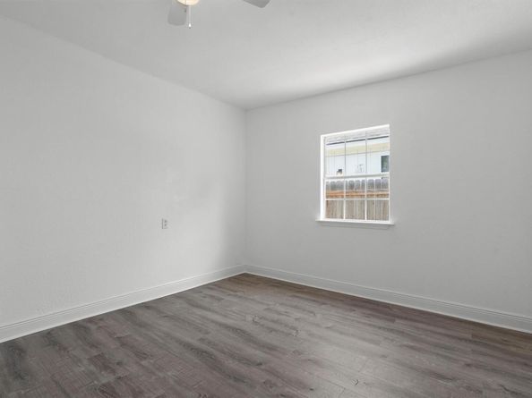 1125 Christie DR, Austin TX 78721