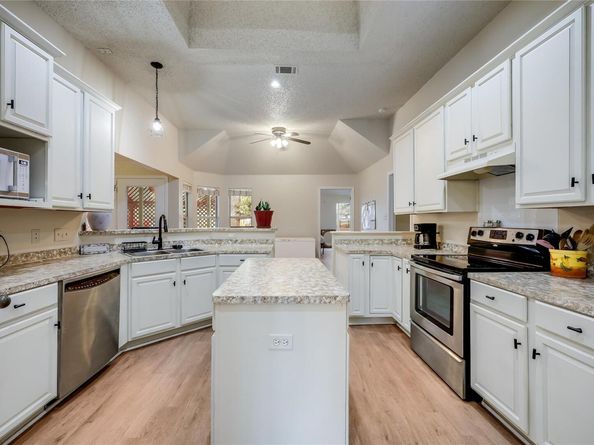 107 Patricia RD, Georgetown TX 78628