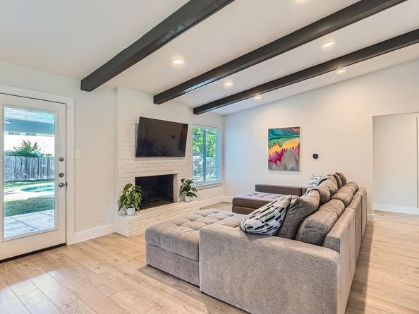 3013 Val DR, Austin TX 78723