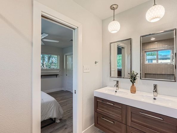 3013 Val DR, Austin TX 78723