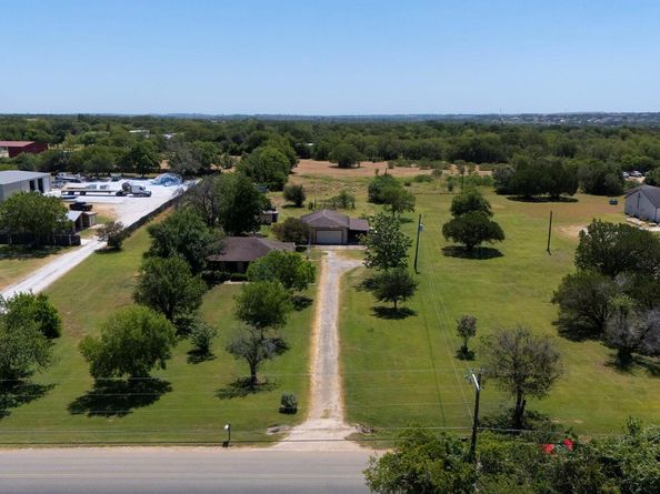 12409 Lowden LN, Manchaca TX 78652